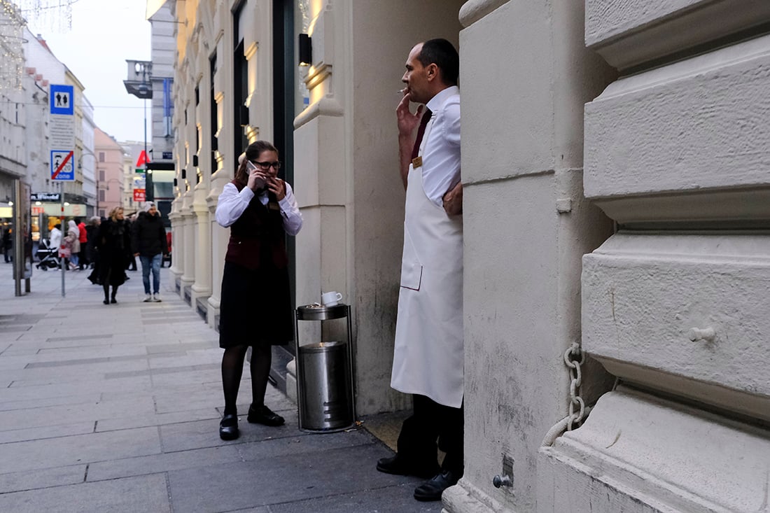 Hourly-Workers-Smoke-Break